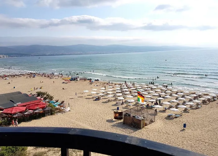 Golden Rainbow Appartement *