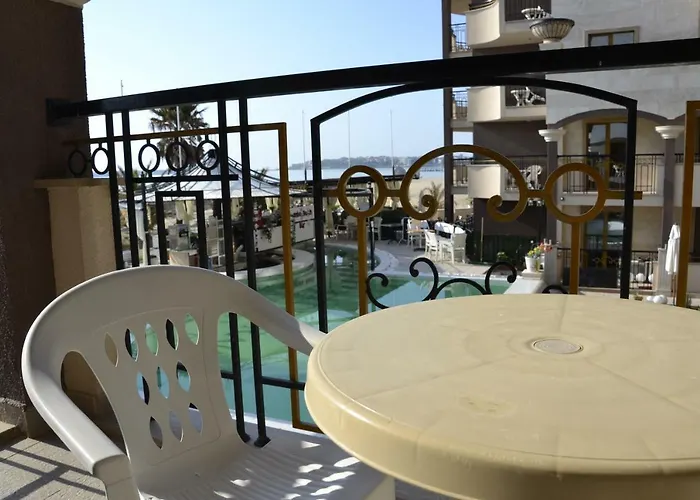 Golden Rainbow Apartamento *